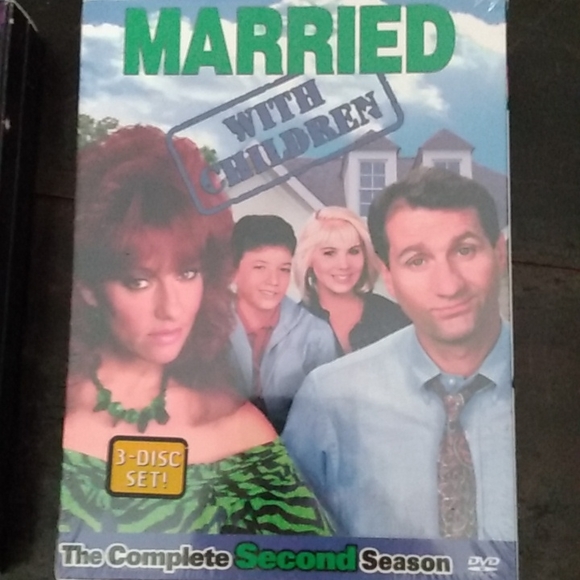 Lot Of Vintage DVDs With Brand New Never Opened Married With Children Seas 1 - Picture 3 of 7